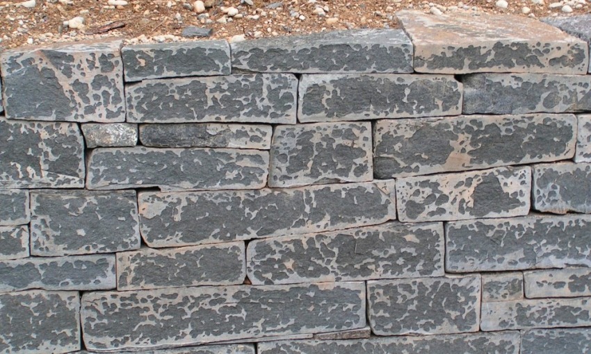 Cultured Stone Retaining Wall Blocks