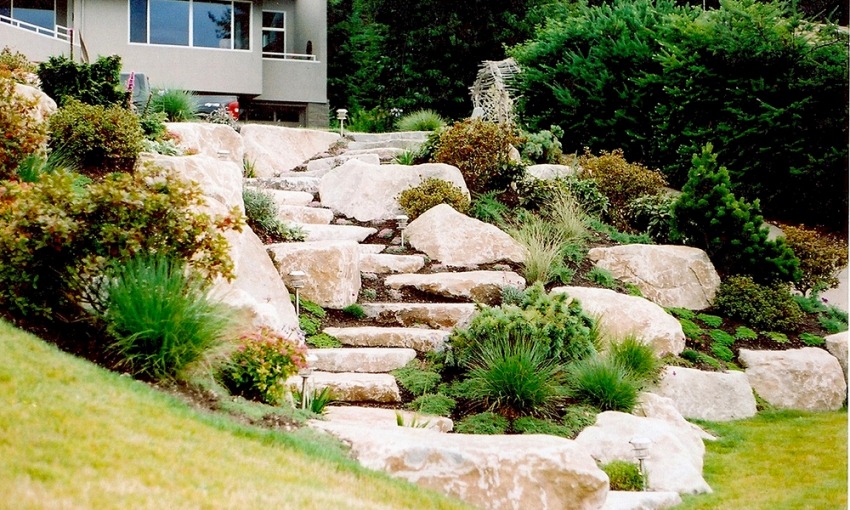 Rockery with Boulder Steps