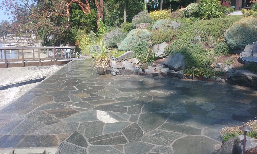 Waterfront Flagstone Patio: Birch Creek Flagstone in Rosedale