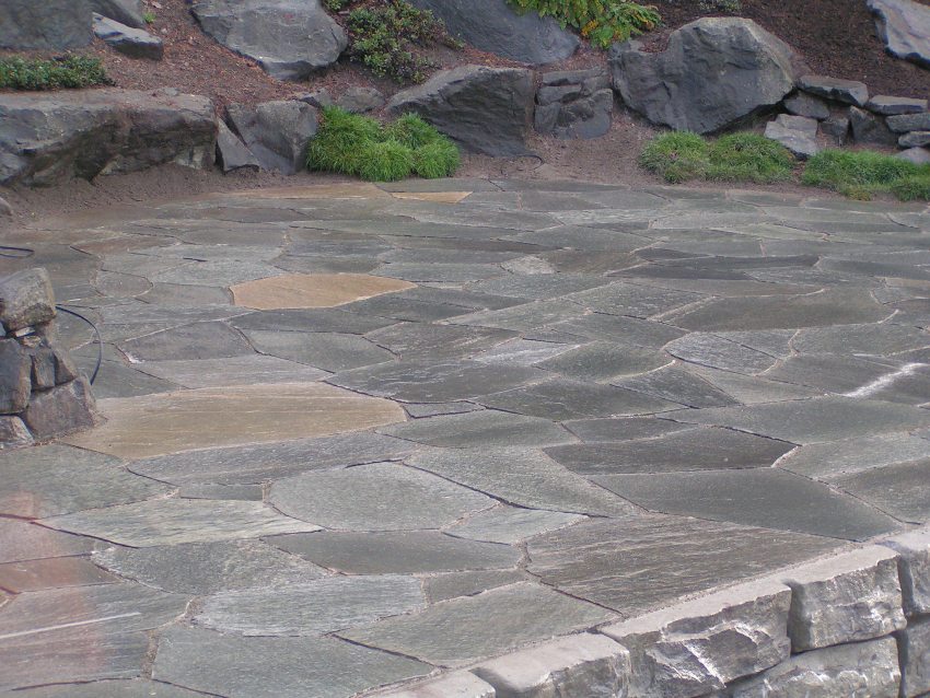 Waterfront Flagstone Patio: Birch Creek Flagstone in Rosedale