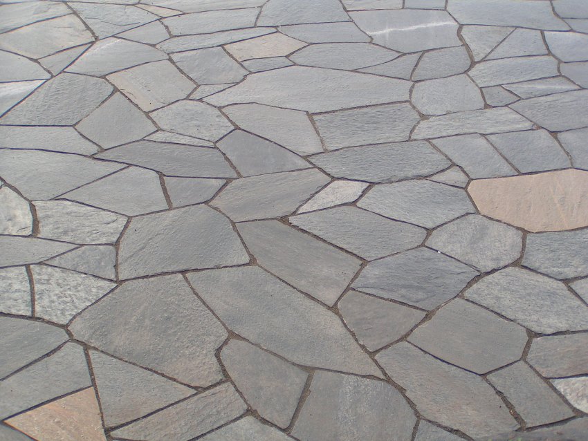 Waterfront Flagstone Patio: Birch Creek Flagstone in Rosedale