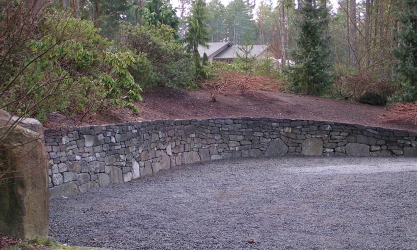 Retaining Walls and Stone Steps Features Photo Gallery