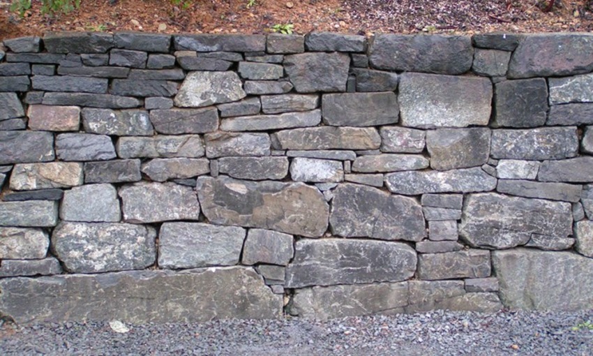 Retaining Walls and Stone Steps Features Photo Gallery