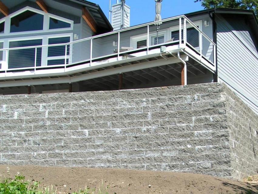 Large Landscape Block Retaining Wall