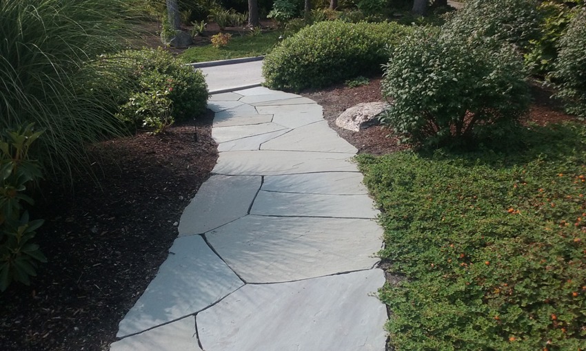 Minter Bay Pennsylvania Bluestone Flagstone Pathway